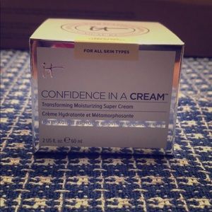 It cosmetics confidence in a cream.
